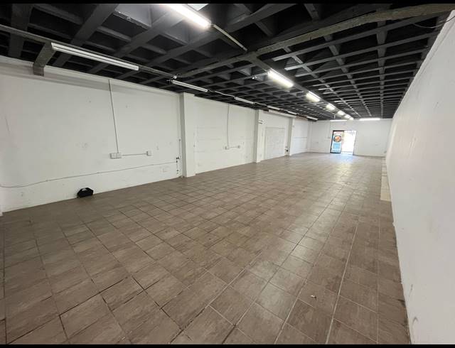 250M² BUSINESS TO LET IN PARKLANDS